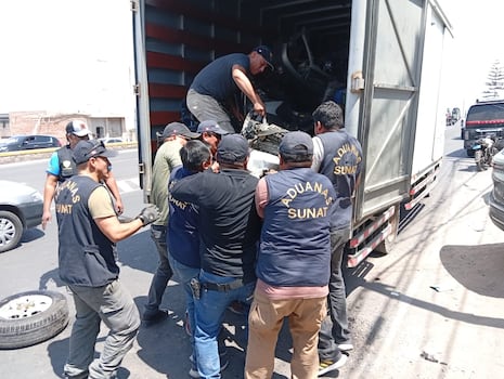 Incautan decenas de autopartes usadas provenientes del contrabando en Tacna