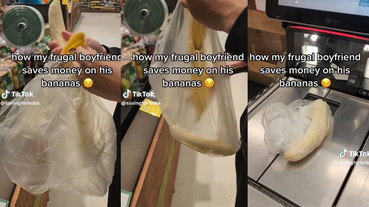 Joven pela plátano antes de ponerlo en la balanza. (Foto: composición EC)