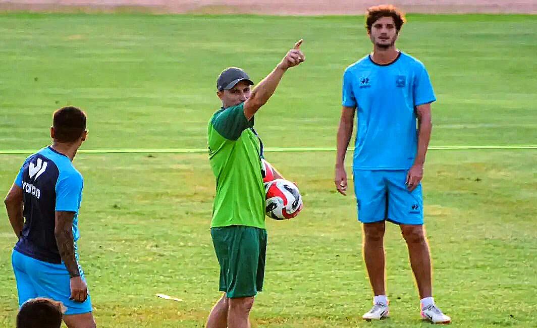 "Hay que adaptarse para jugar en el calor" manifestó técnico Luciano Theiler.
