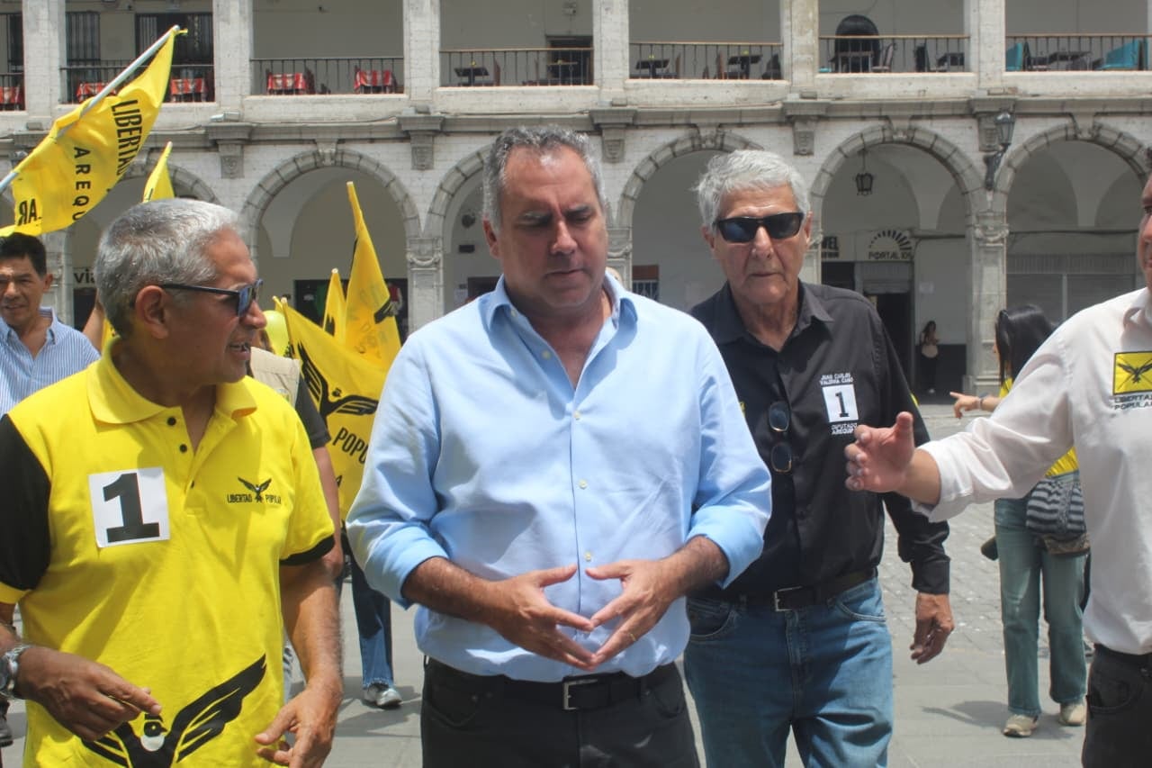 Candidato presidencial por el Partido Libertad Popular, Rafael Belaunde, estuvo en la ciudad de Arequipa. (Foto: Álvaro Figueroa/@photo.gec)