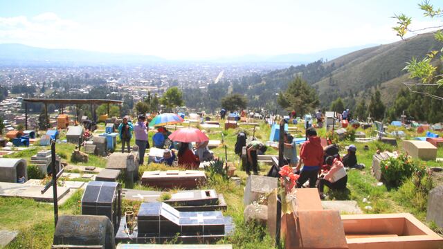 Cementerios de Huancayo reciben a cientos en el Día de la Madre (FOTOS)