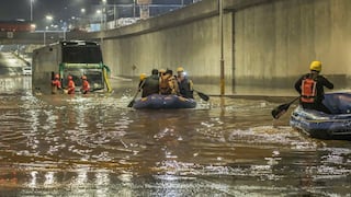 Motobomba y cisternas permanentes para extraer agua de la Variante de Uchumayo