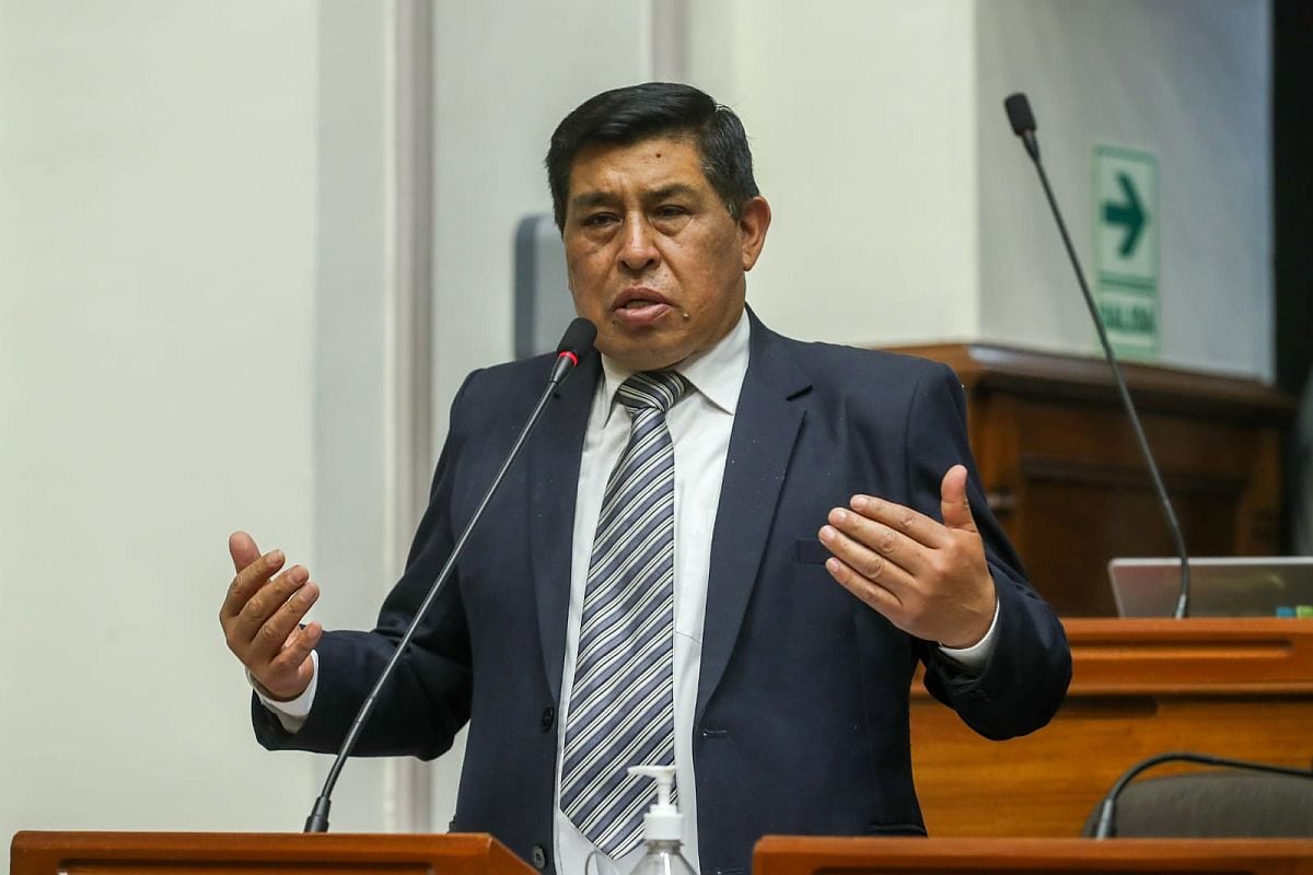 Exasesor acusa a Pasión Dávila de solicitar parte de su sueldo como “apoyo económico”. (Foto: Congreso)