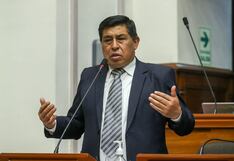 Exasesor acusa a Pasión Dávila de solicitar parte de su sueldo como “apoyo económico”