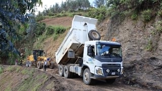 La Libertad: Mejoran 2.5 kilómetros de vía en el caserío El Chorro en Huamachuco