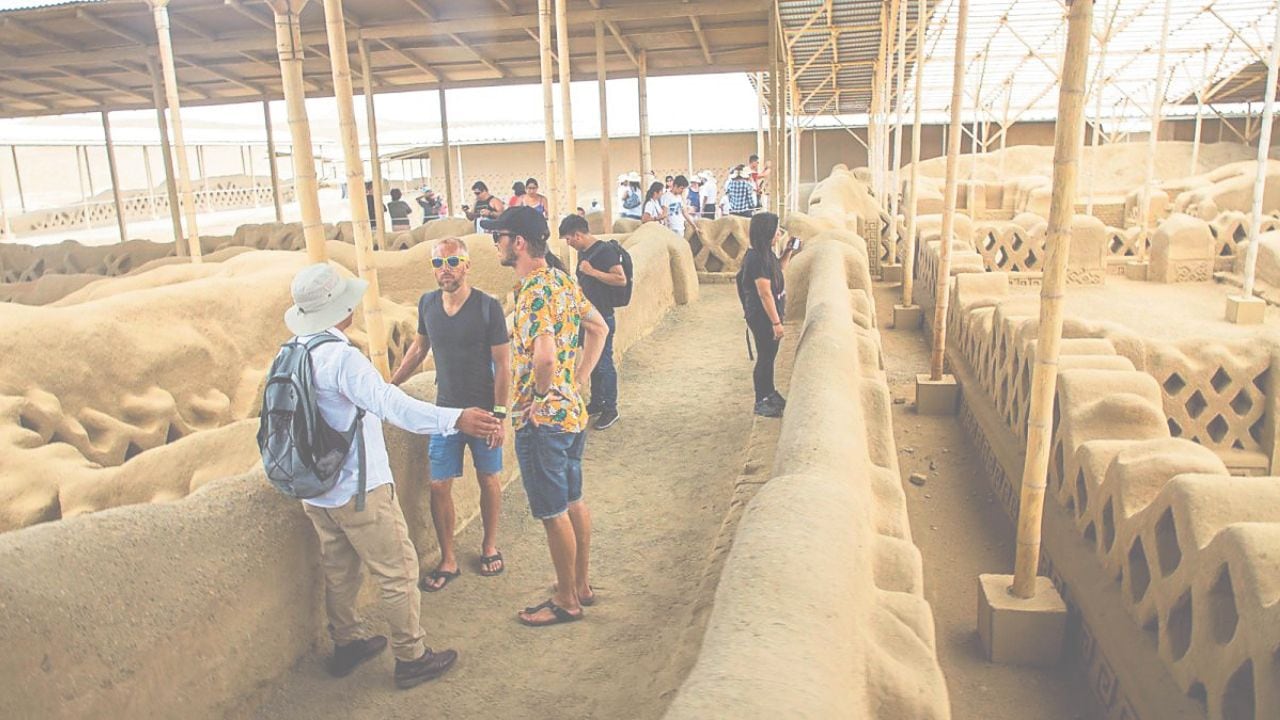 Timoteo Maza, presidente de la Asociación de Hoteles y Restaurantes de La Libertad, dijo que los asesinatos y extorsiones hacen que los visitantes tengan temor de llegar a la ciudad. Decano del Colegio de Economistas, Francisco Huerta, confirmó que “la inseguridad retrae el consumo” porque las personas evitan salir.