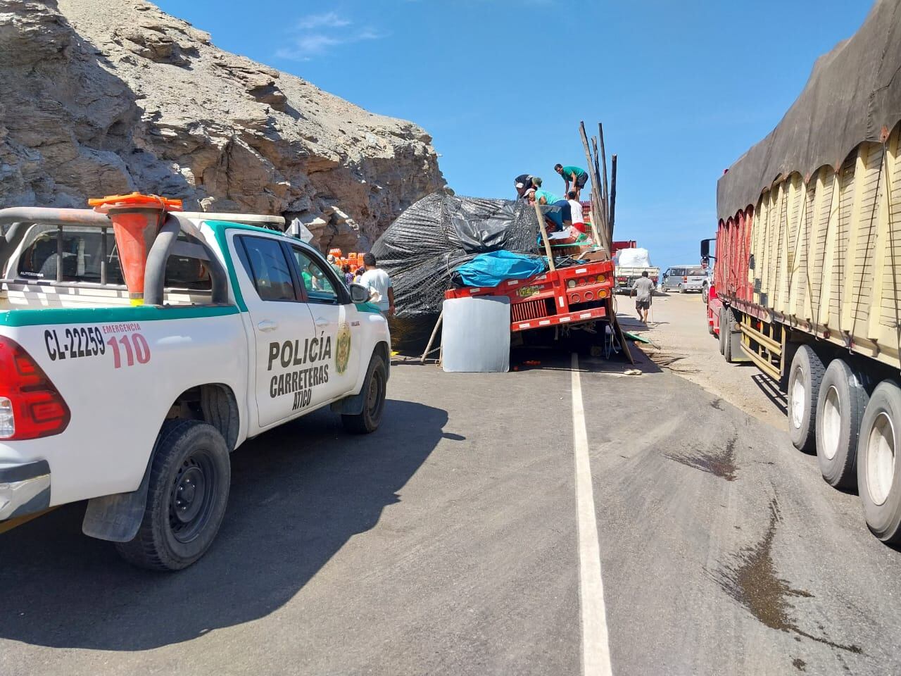 Camión transportaba gaseosas y tuvo un accidente. (Foto: Difusión)