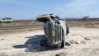Tres miembros de una familia salvan de morir en un accidente de tránsito en la vía Piura-Paita