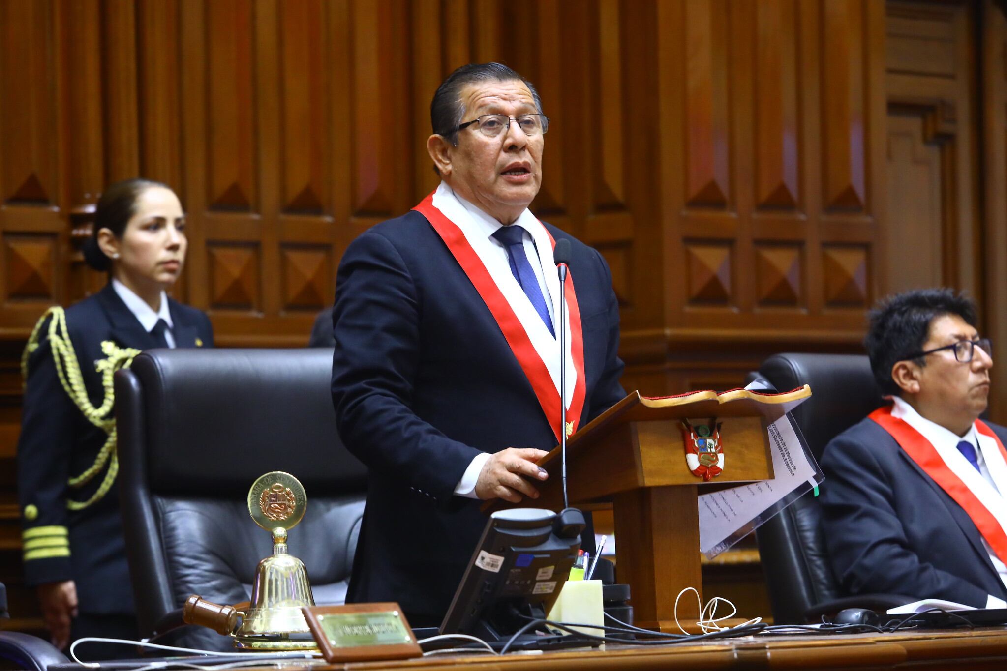 Eduardo Salhuana, presidente del Congreso, dijo que se evaluará un pleno enfocado en temas de seguridad. (Foto: Congreso)