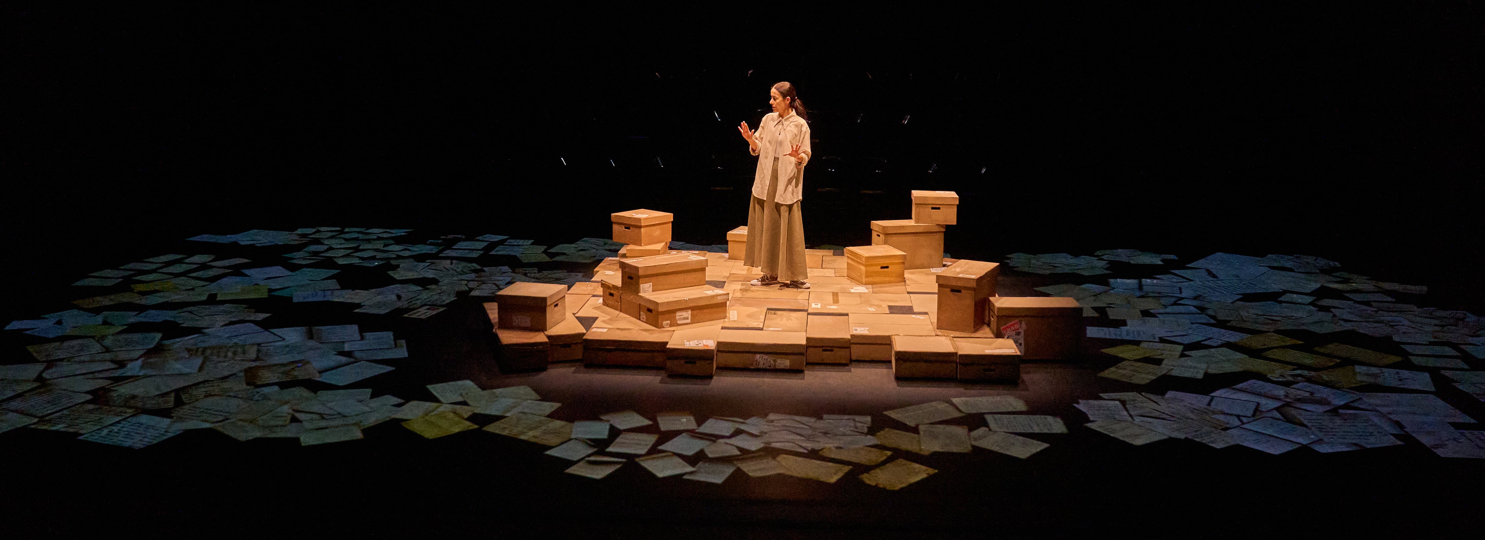La actriz mexicana protagoniza el unipersonal basado en el libro de Cristina Rivera Garza, ganador del Pulitzer 2024. La puesta en escena tendrá solo cuatro funciones en Lima.