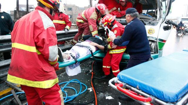 Accidente en San Martin de Porres deja cuatro heridos