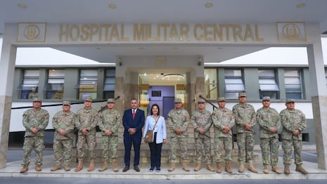 Keiko Fujimori destaca mejoras en los servicios de salud para militares y sus familias
