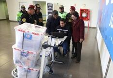 Serums: regiones recibieron pruebas que rendirán los profesionales de la salud este domingo