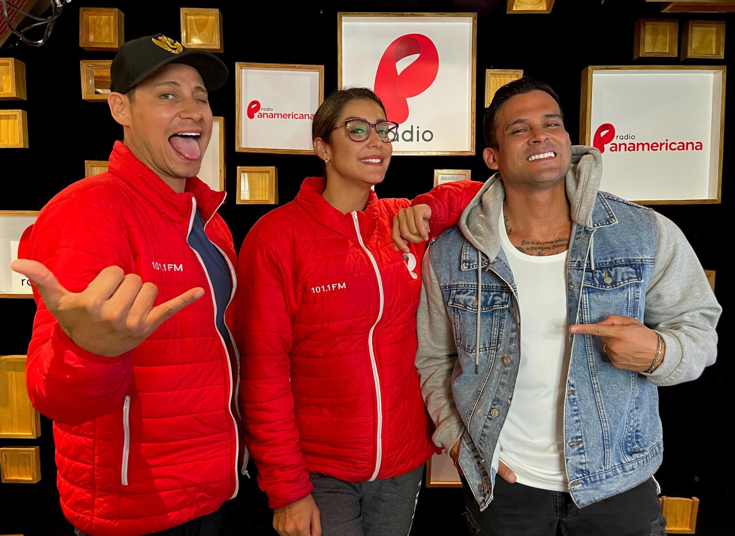 “La gente quiere saber por qué tiene Karla las llaves de tu camioneta y también por qué tú usas la camioneta de Karla”, pregunto Luigui Carbajal.