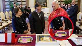 José María Balcázar le regaló un King Kong al papa León XIV en su visita al Vaticano