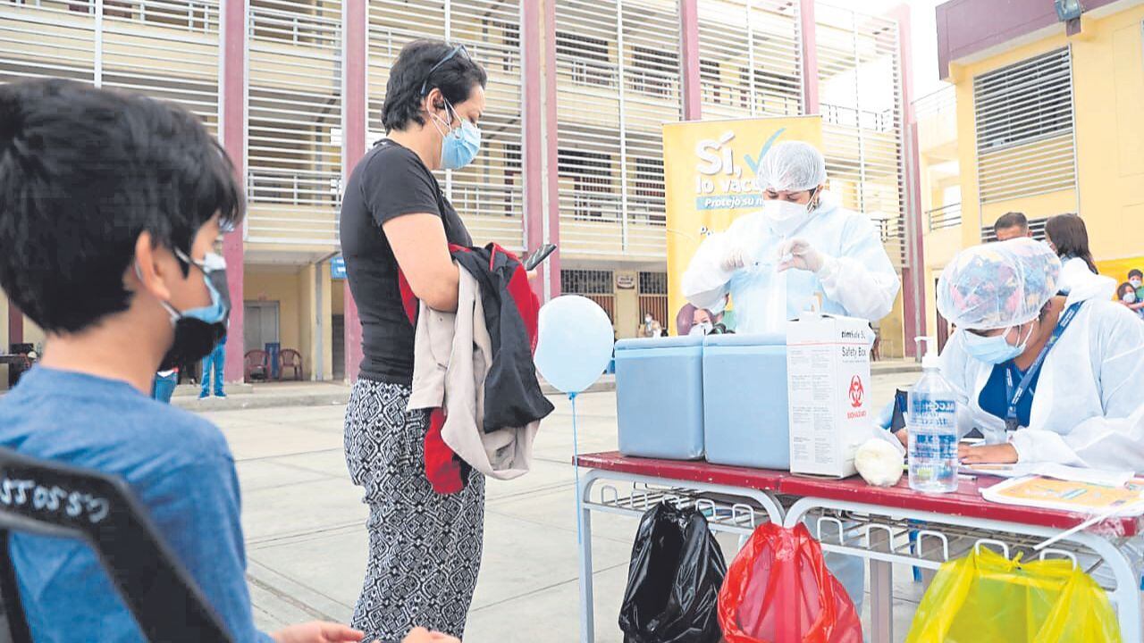 En la última semana se colocaron 40 mil dosis, pero la jefa de Epidemiología de la Geresa, Ana Burga, dice que el avance es muy lento y pide a población que se vacune.