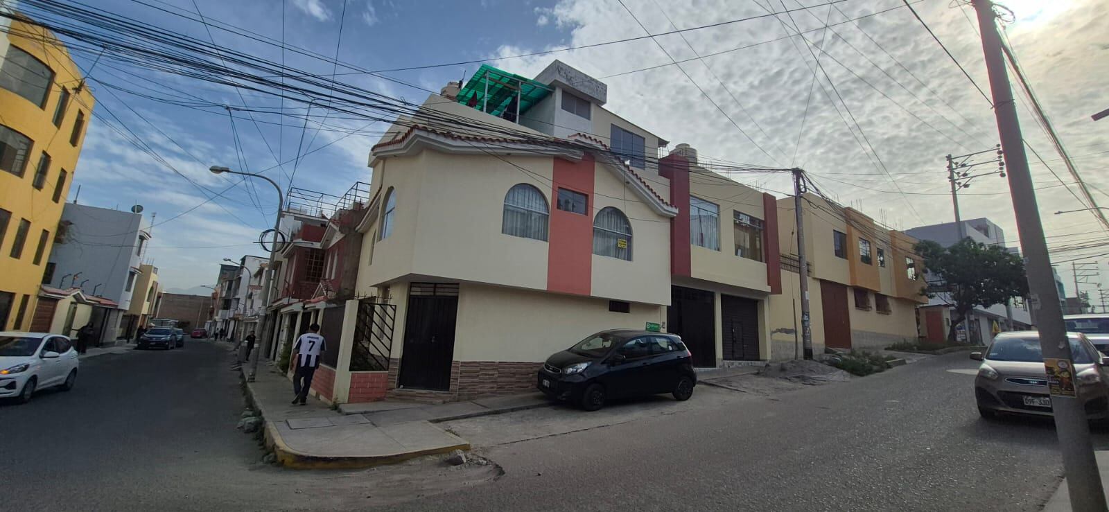 En Arequipa allanan vivienda de exfuncionario de Salud de Puno. Foto: GEC.