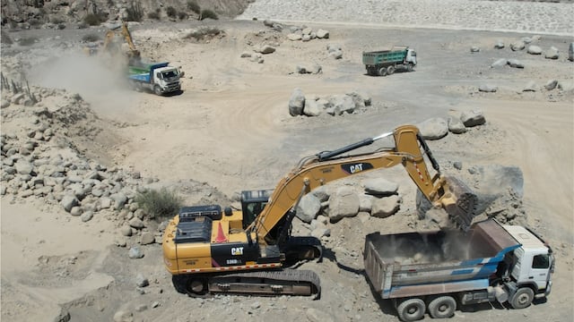 Ica: trabajos en diques de quebrada La Yesera en San José de Los Molinos