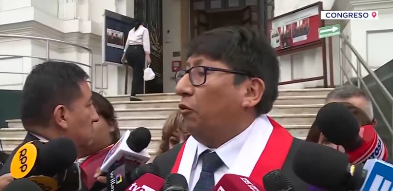 “Un médico cuyos pacientes se mueren constantemente debe ser evaluado, al igual que un profesor cuyos estudiantes desaprueban”, afirmó Waldemar Cerrón.