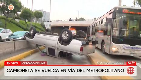 Vehículo invade vía del Metropolitano y provoca interrupción del servicio