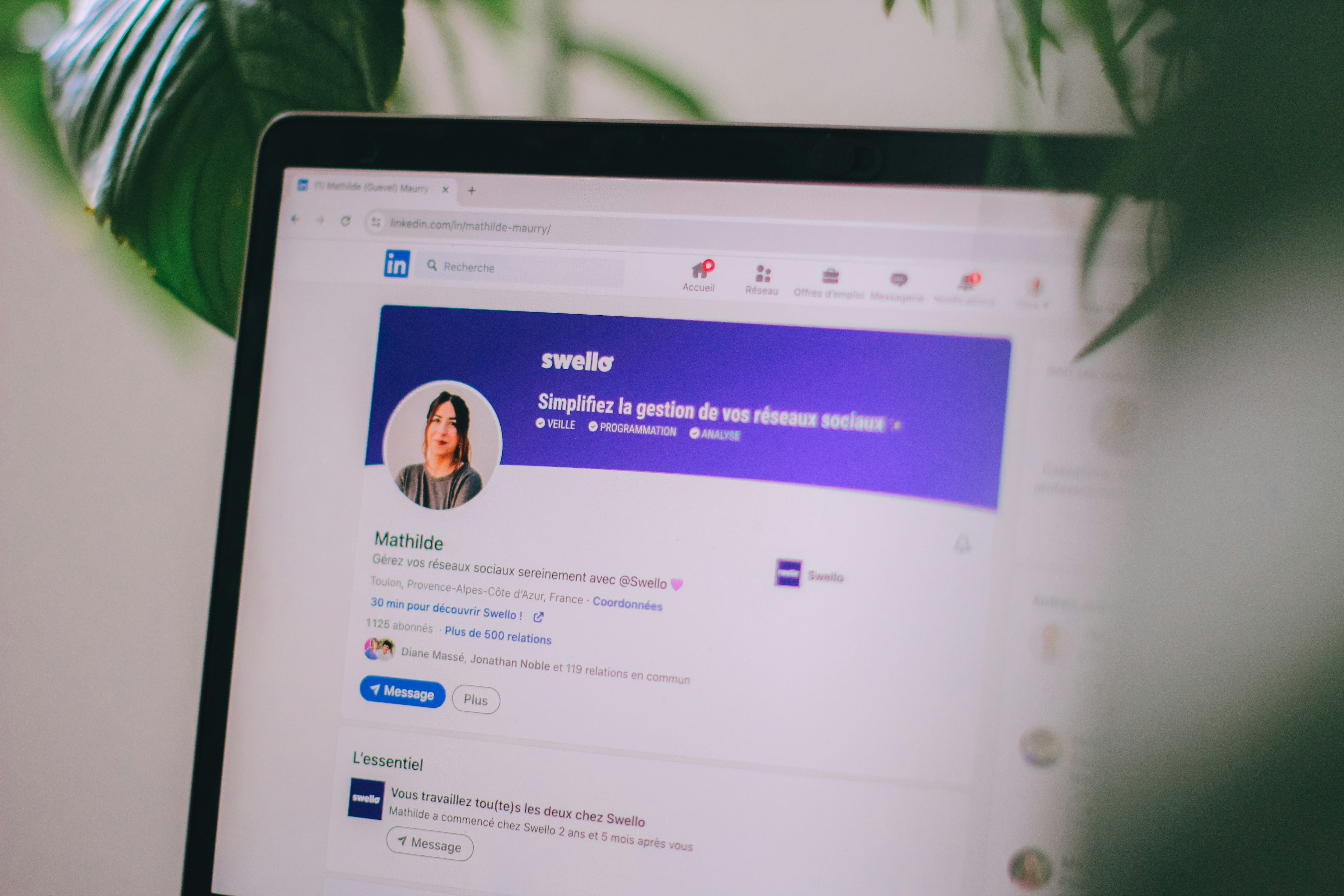 Cada vez más ejecutivos utilizan plataformas como LinkedIn para compartir experiencias personales, cultura organizacional y aprendizajes vinculados al liderazgo.