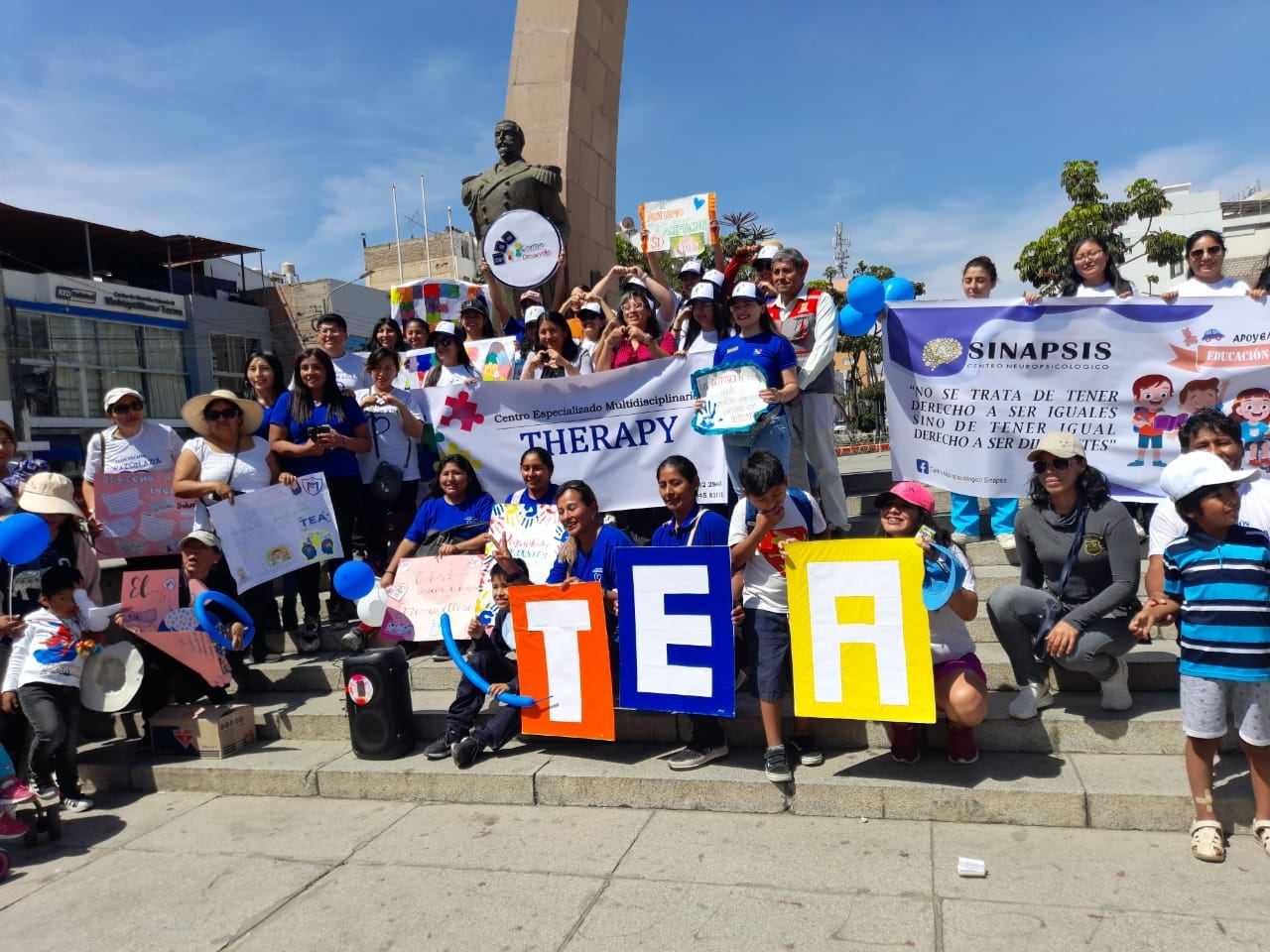 Asociación Corazón Azul cumple un arduo trabajo tratando de sensibilizar a los directivos de las instituciones educativas. (Foto: Difusión)