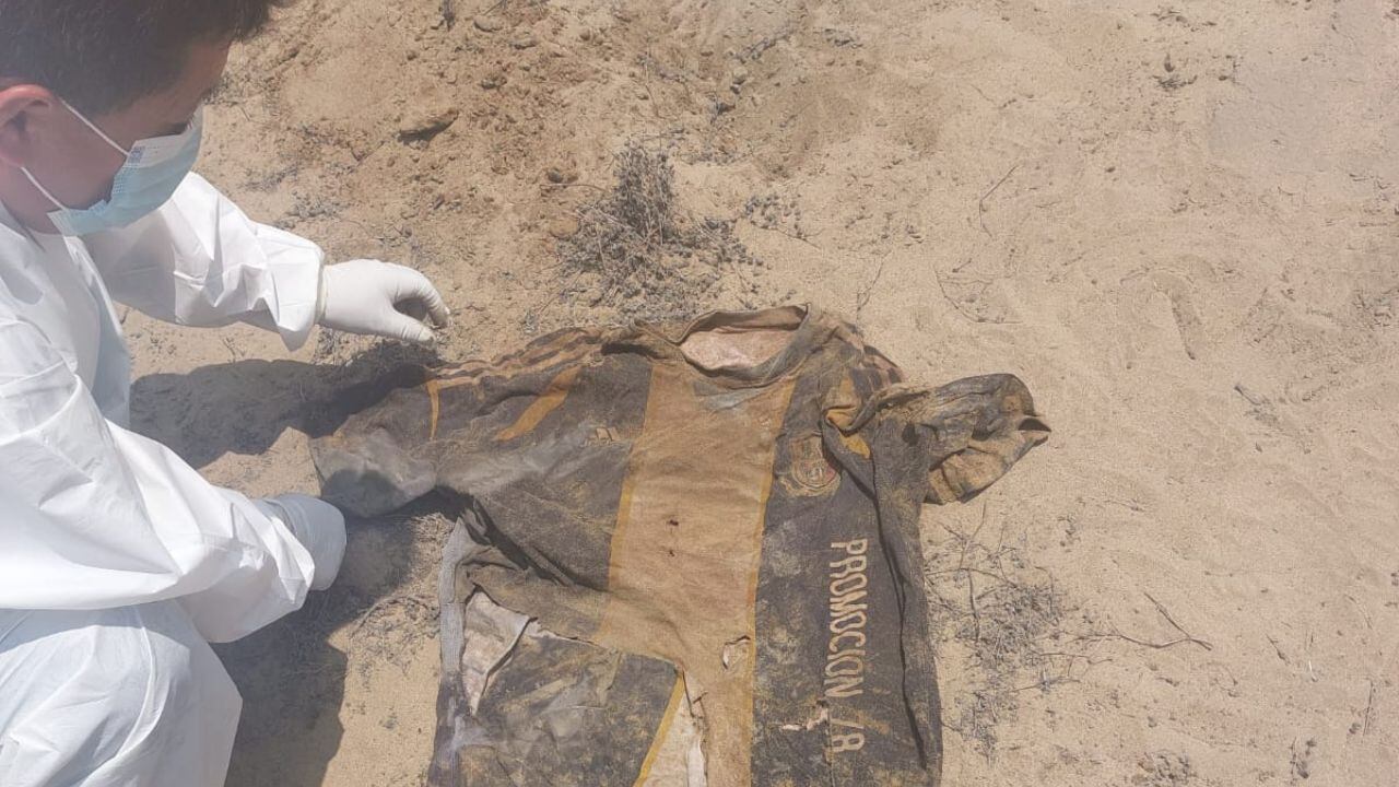 Un trabajador de empresa que ejecuta obras en esta localidad los encontró y avisó a la Policía. Forense y Fiscal acudieron a zona ubicada en el distrito de Huanchaco y levantaron restos.