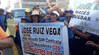 Trabajadores de la comuna de Huanchaco realizan plantón y exigen a exalcalde José Ruiz que cumpla con pagos (VIDEO) 