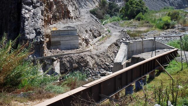 Puente Huaracco sigue abandonado