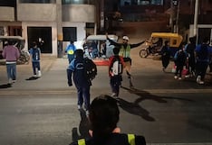 La Libertad: Efectivo de la Policía Nacional del Perú arriesga su vida ante la falta de semáforos en Paiján