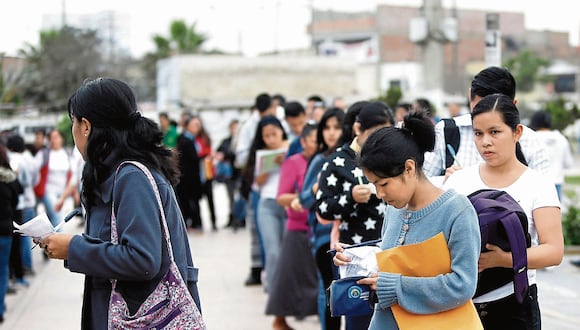 Según el decano del Colegio de Economistas, Francisco Huerta, habría 65 mil personas sin trabajo en este departamento. En Trujillo, hay 35 mil y la tasa de desempleo se elevó en 3,2%. (Foto: GEC)