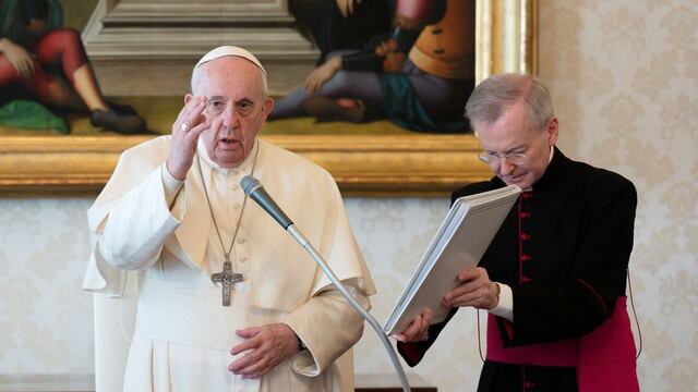Papa Francisco traslada sus condolencias a la reina Isabel II y destaca el servicio del duque