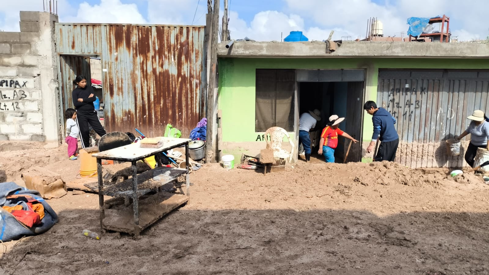 Vías destrozadas en el sector 8 de Apipa, Cerro Colorado, tras lluvias en Arequipa. Foto: GEC.