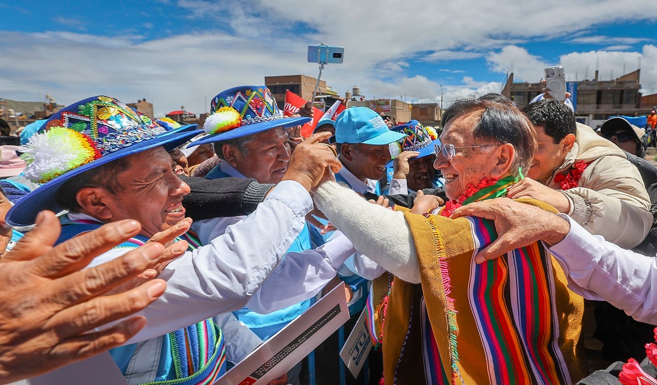 Presidente anuncia impulso a obras y lucha contra contaminación en Puno.