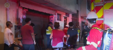 Cercado de Lima: bomberos rescatan a niña atrapada durante incendio en vivienda