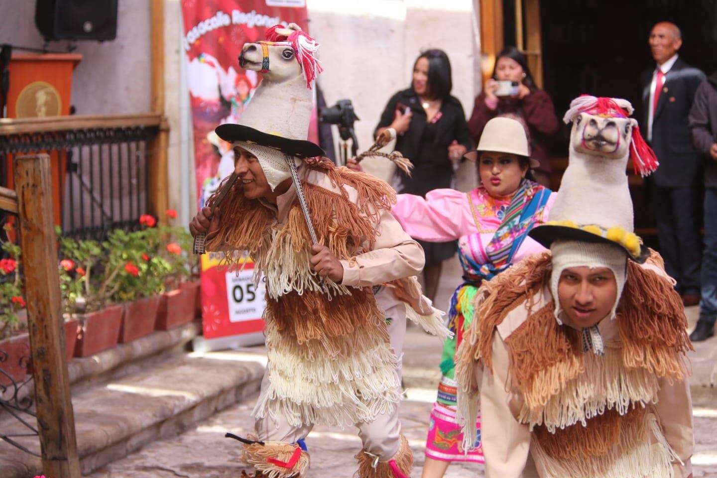 Danzantes de las ocho provincias de Arequipa. (Foto: Leonardo Cuito)