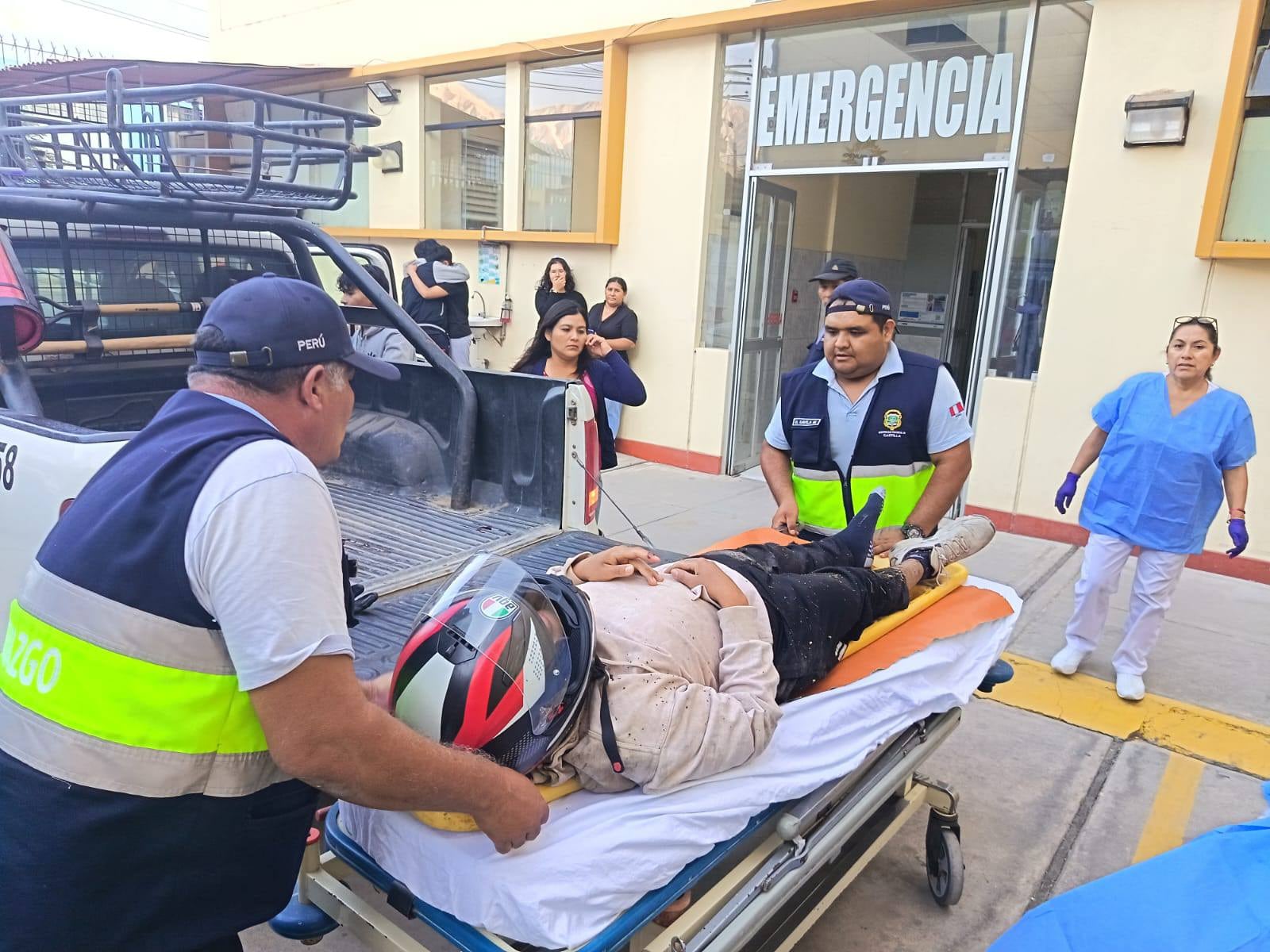 Conductor de la motocicleta y su acompañante fueron trasladados al hospital de Aplao (Foto: Castilla Noticias)