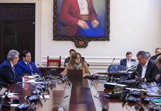Denuncian penalmente a Dina Boluarte y su gabinete por aumento de sueldo presidencial