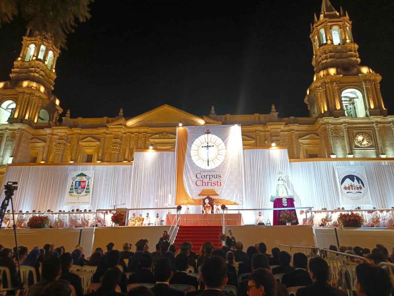 Corpus Christi en Arequipa: Cientos de fieles muestran su fe en la Plaza de Armas (Foto: Arzobispado)