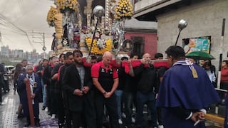 Jugadores de Melgar cargaron la anda del Señor de los Milagros en la última procesión