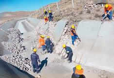 Avanzan labores de mantenimiento en el sistema hidráulico Choclococha, pieza clave para Ica
