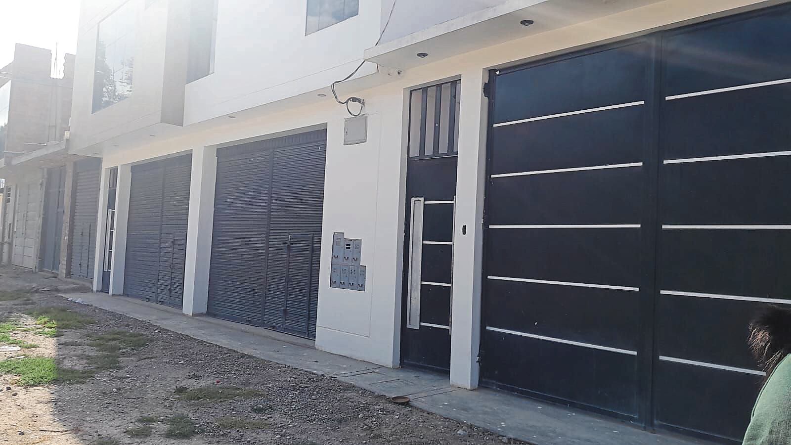 Roban casas durante el partido de Perú