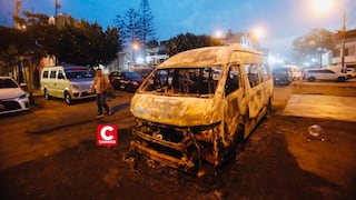 Callao: incendian combi de la empresa Néstor Gambeta en presunto ataque extorsivo