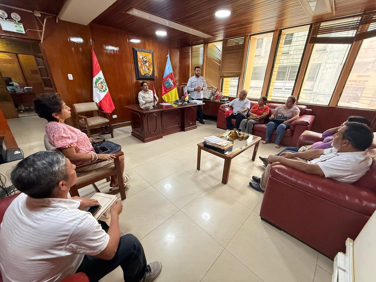 Reunión de funcionarios del ministerio de Vivienda y municipalidad de Piura