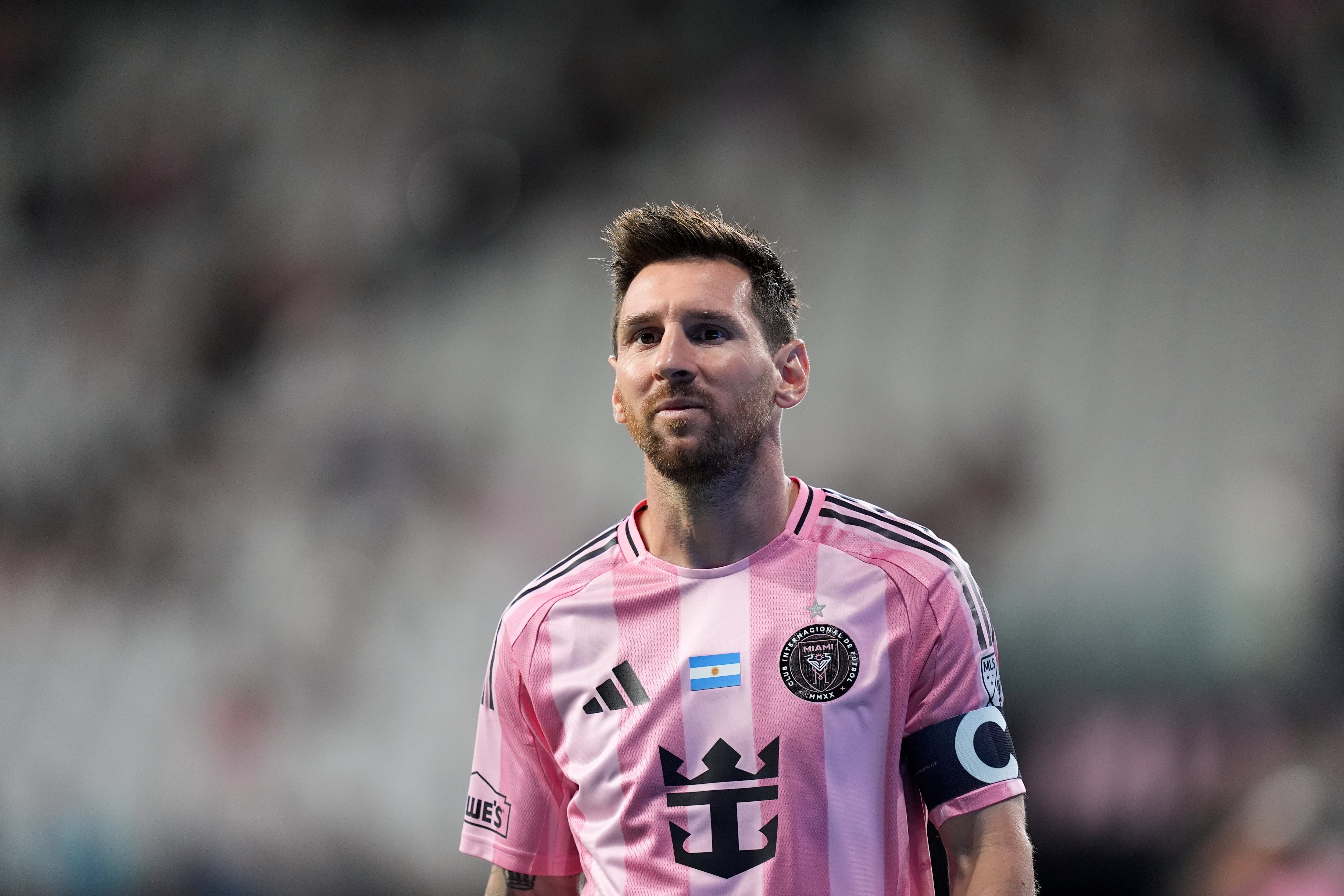 El jurado destacó los logros deportivos del capitán argentino, considerado el futbolista más laureado de la historia, así como el trabajo social que impulsa a través de su fundación. (Foto: AFP)