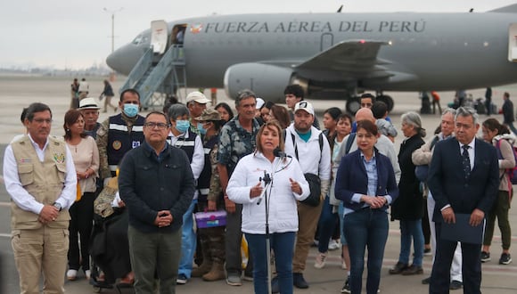 La presidenta Dina Boluarte llegó al Perú luego de su viaje por Europa. (Foto: Agencia Andina)