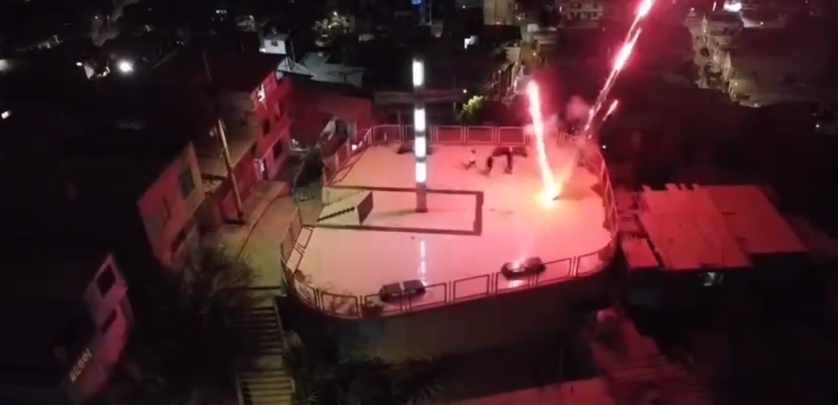 Encapuchados graban video con armas y municiones para dirigirse a responsables de la balacera en el Cerro Cruz Blanca.