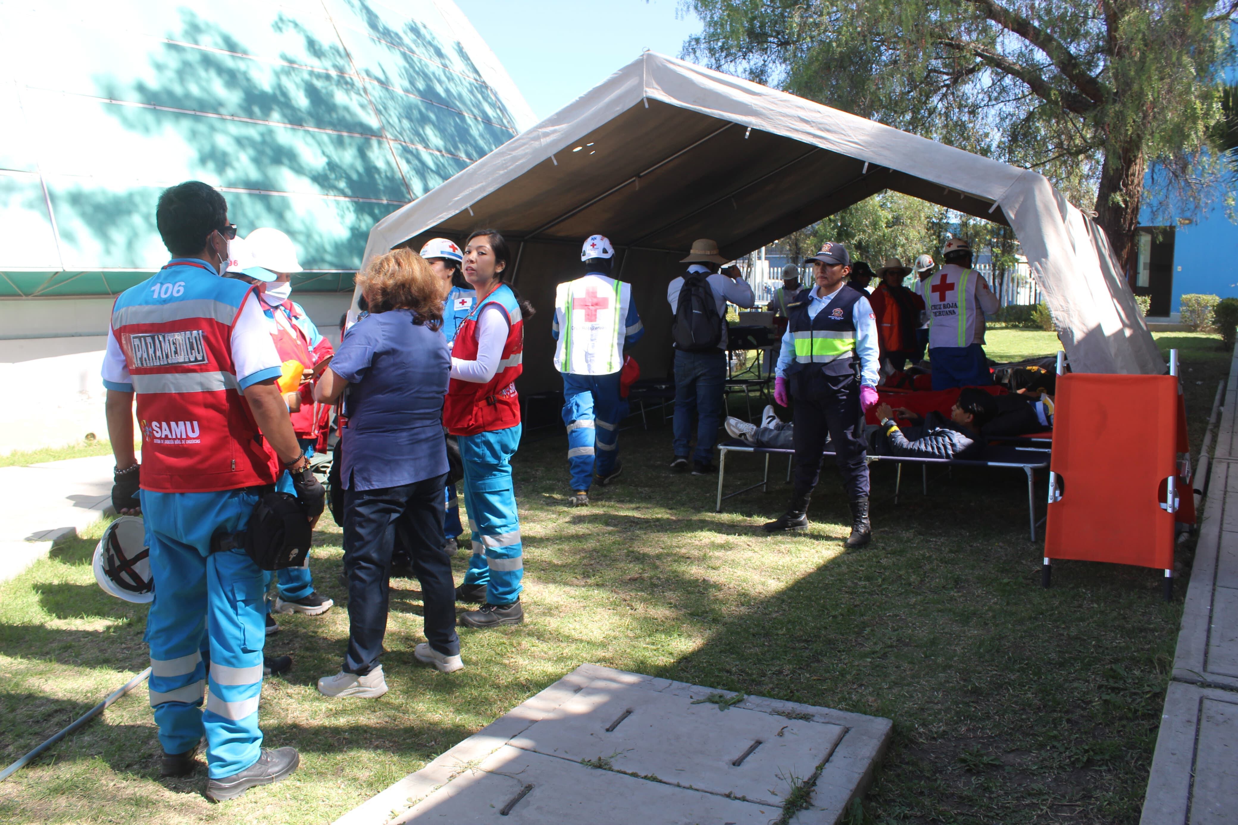Atención de heridos tras Simulacro Nacional Multipeligro en Arequipa. Foto: GEC.