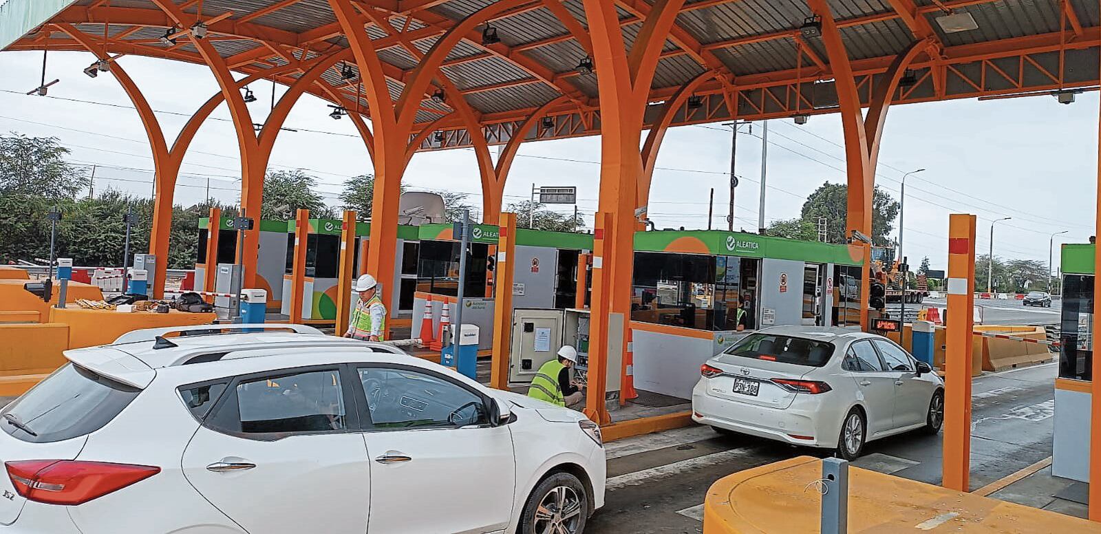 El consejero por la provincia de Trujillo, Robert de la Cruz, dice que citarán a representantes de empresas concesionarias a cargo de los cobros. Cuestiona que no mejoren vías ni ejecuten obras de infraestructura, pese a millonarias recaudaciones. Alertan que hay varios kilómetros en “abandono” y que revisarán contratos.