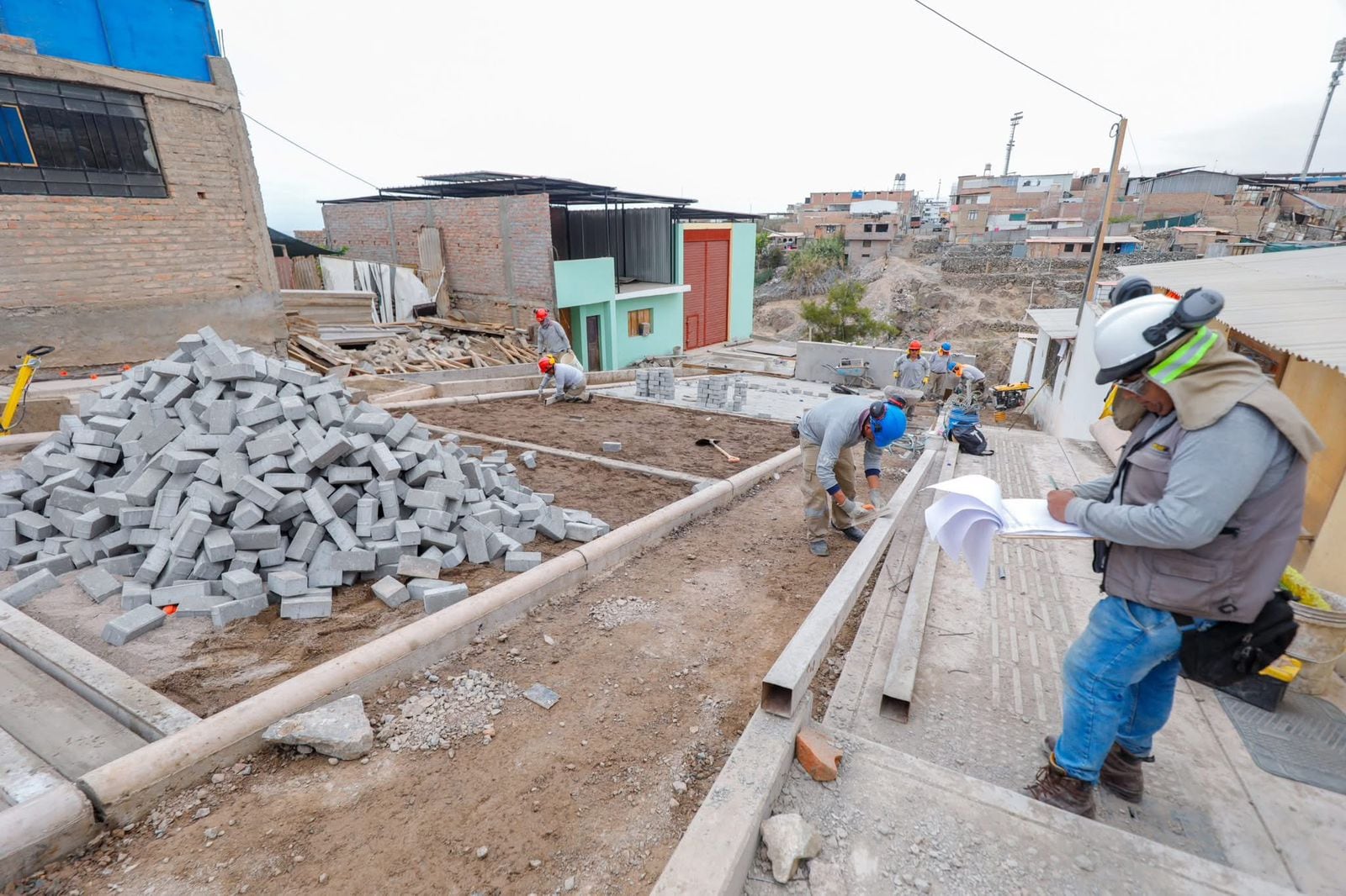 GRA paraliza trabajos de adoquinado en Mollendo (Foto: GRA)